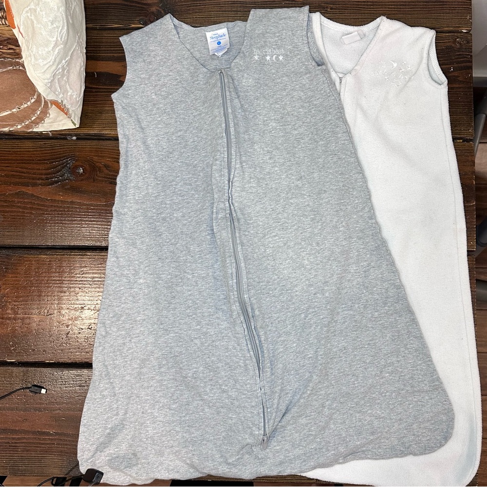 Halo Sleepsacks (x2): fleece (M=6-12 months) & lightweight (L=12-18 months)